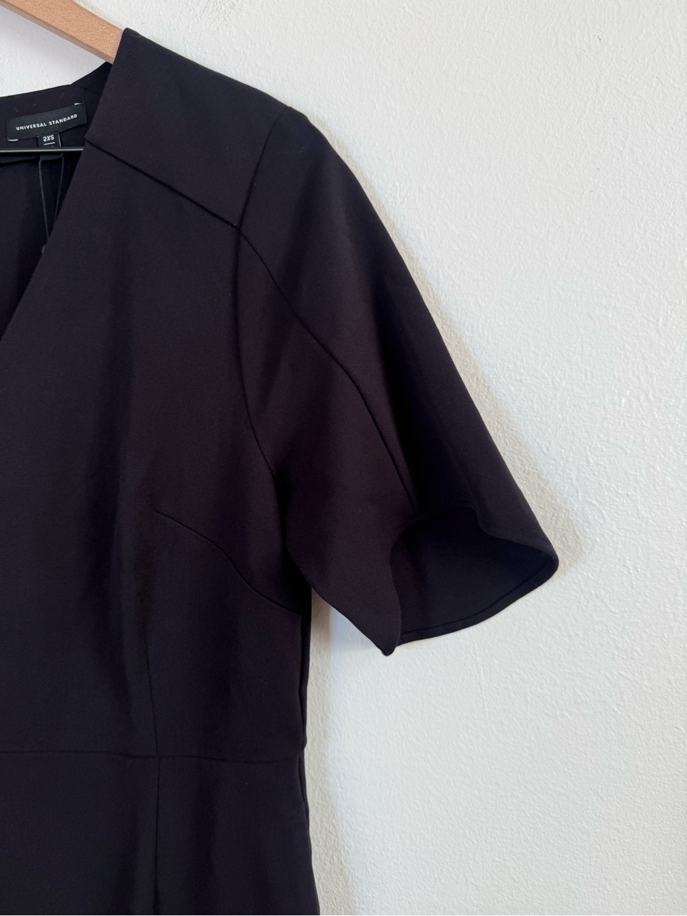 Universal Standard Moira V-neck Dress - Picture 3 of 7